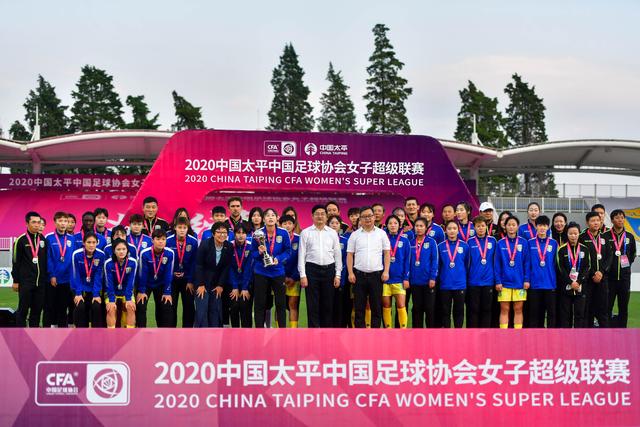 一夜五笔转会风云：铃木彩艳巴黎交易告吹，巴萨助坎塞洛解约