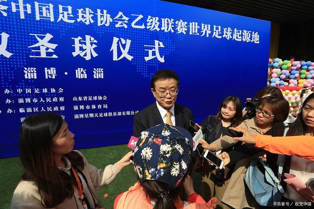 记者：瓦伦西亚有意租借巴德吉，巴萨对外租球员持开放态度